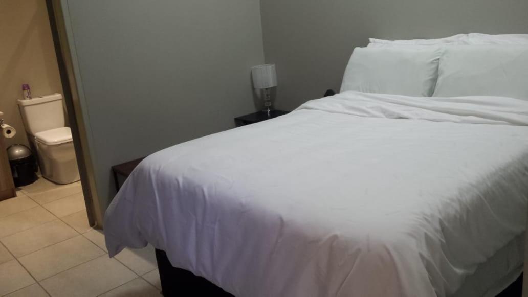 One Rosebank Stay Johannesburg Eksteriør bilde