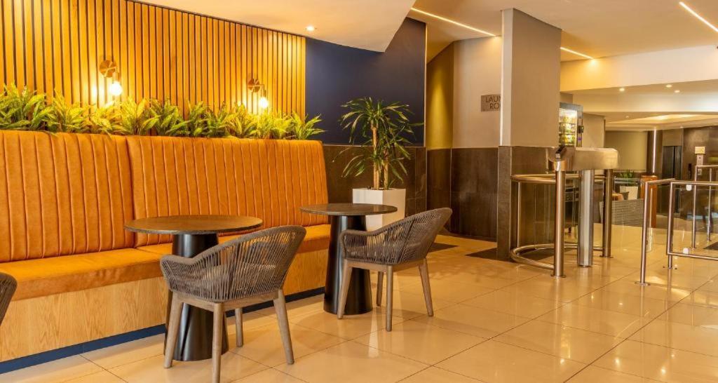 One Rosebank Stay Johannesburg Eksteriør bilde